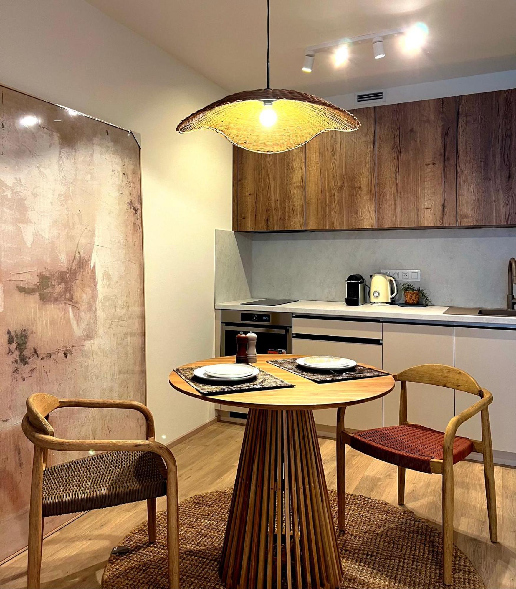 Japandi Pearl Stylish New Praga